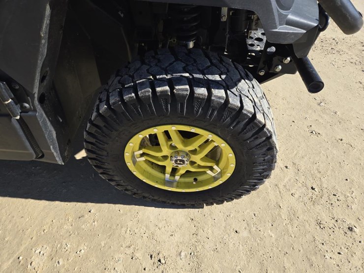 2023-john-deere-gator-image-4