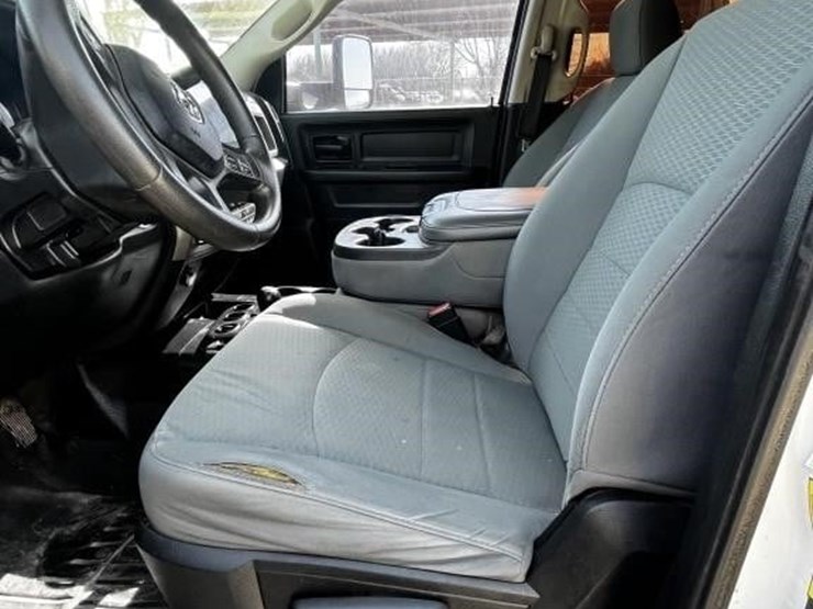 2014-dodge-ram-5500-image-23