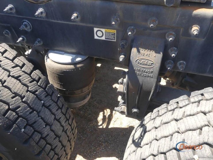 2017-peterbilt-567-image-5