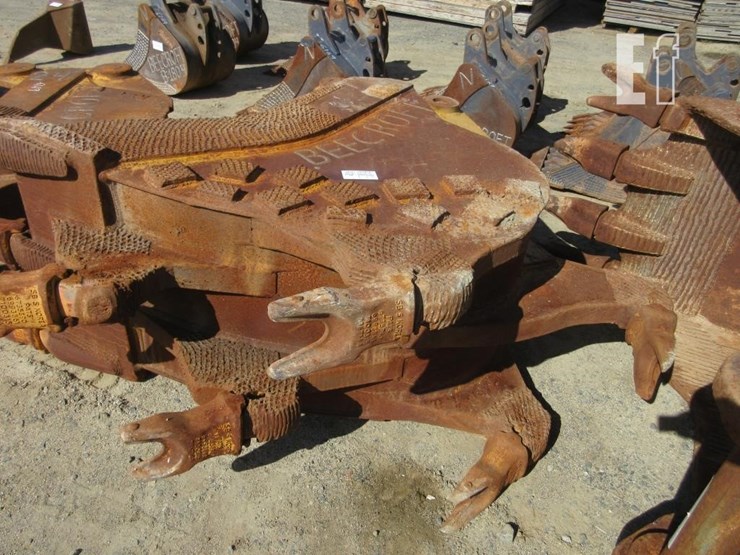 36"-excavator-extreme-duty-tooth-bucket-image-1