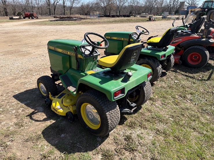 john-deere-322-image-8