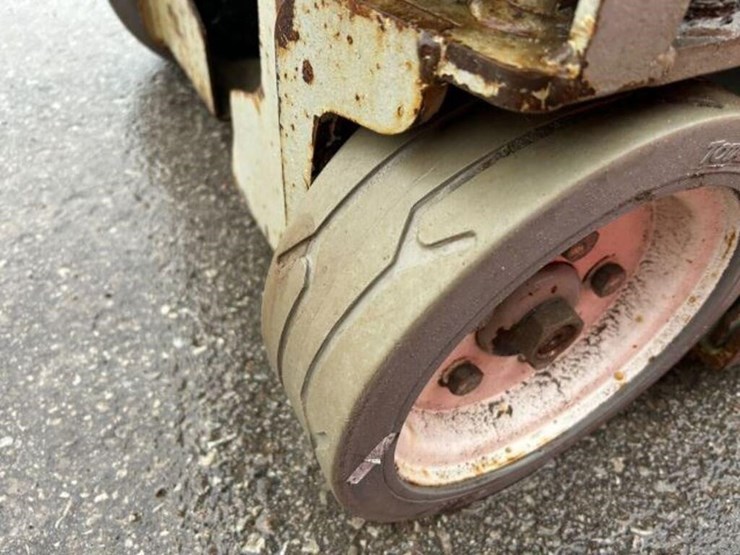 2009-skyjack-sjiii3219-image-26