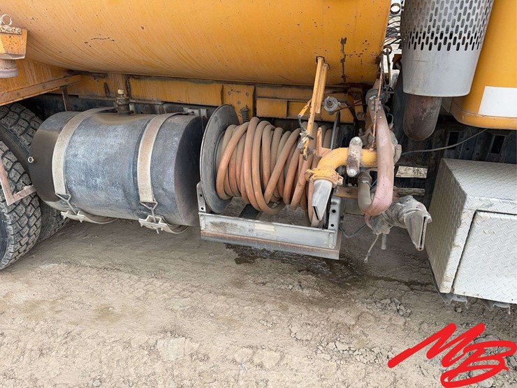 1985-international-s2500-image-8