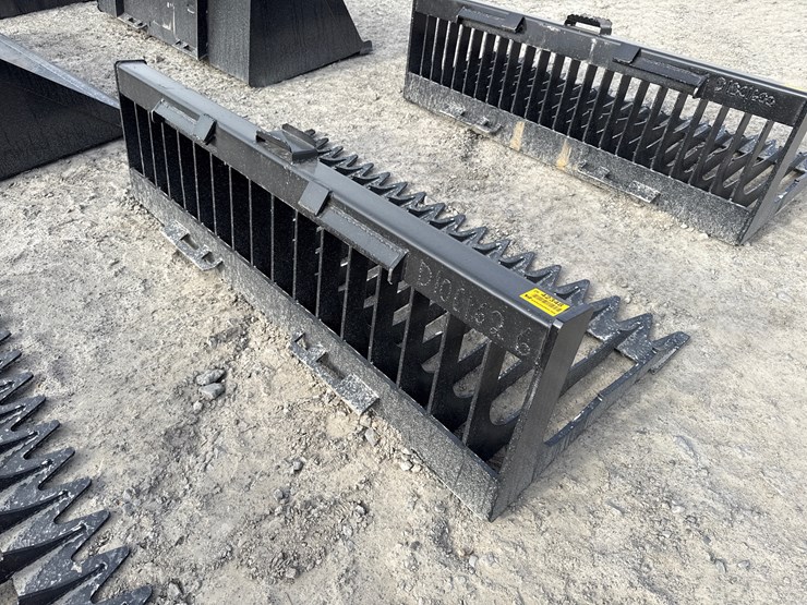 #2095-•-unused-76"-skid-steer-low-side-skeleton-bucket-inv#-42348-image-1