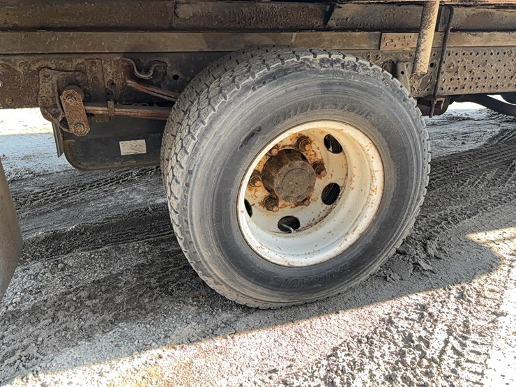 2008-isuzu-npr-image-8