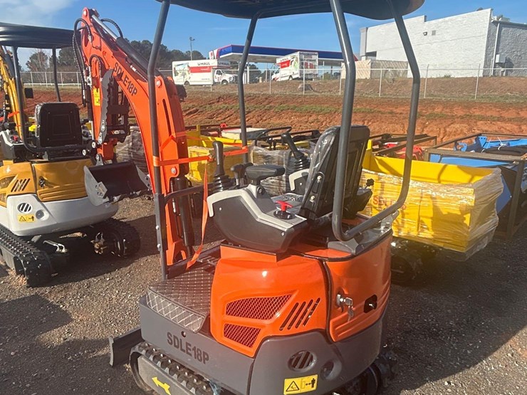 2026-sdlanch-sdle18p-mini-excavator-image-4