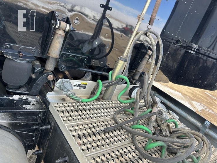 2012-peterbilt-386-image-71