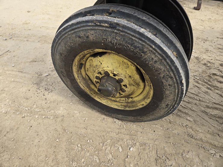 john-deere-4010-image-12