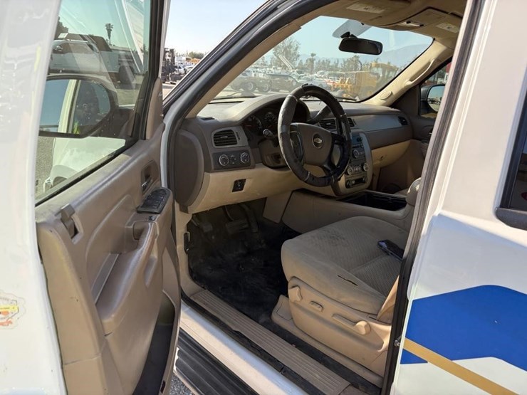 2013-chevrolet-tahoe-image-12