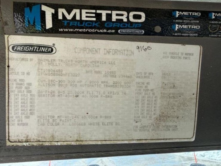 2013-freightliner-108sd-image-24