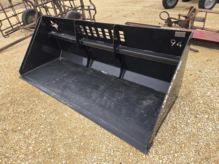 #7937-•-new-industrias-america-94"-skid-steer-snow-bucket-image-1