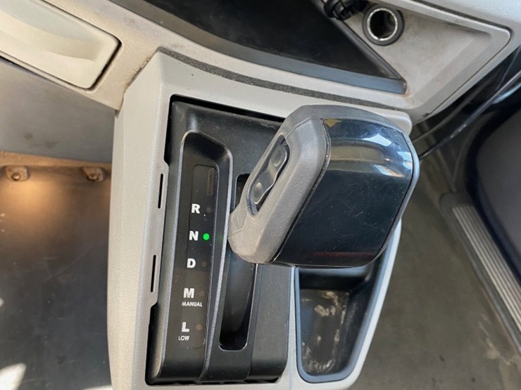 2015-peterbilt-579-image-13