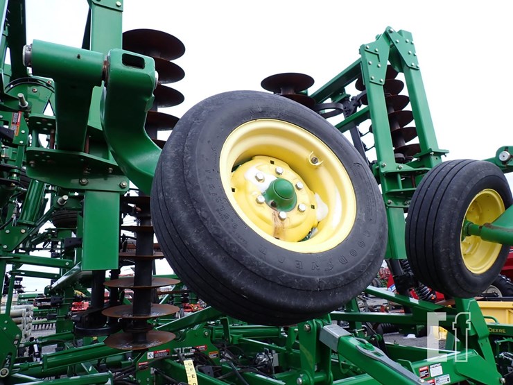 2013-john-deere-2310-image-6