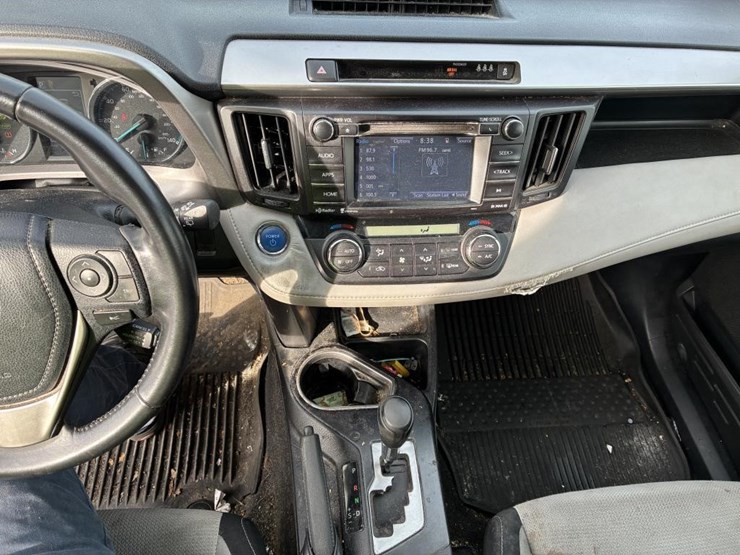 2017-toyota-rav4-image-16