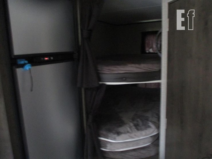 2020-jayco-jay-flight-rocky-mountain-edition-242bhs-image-8