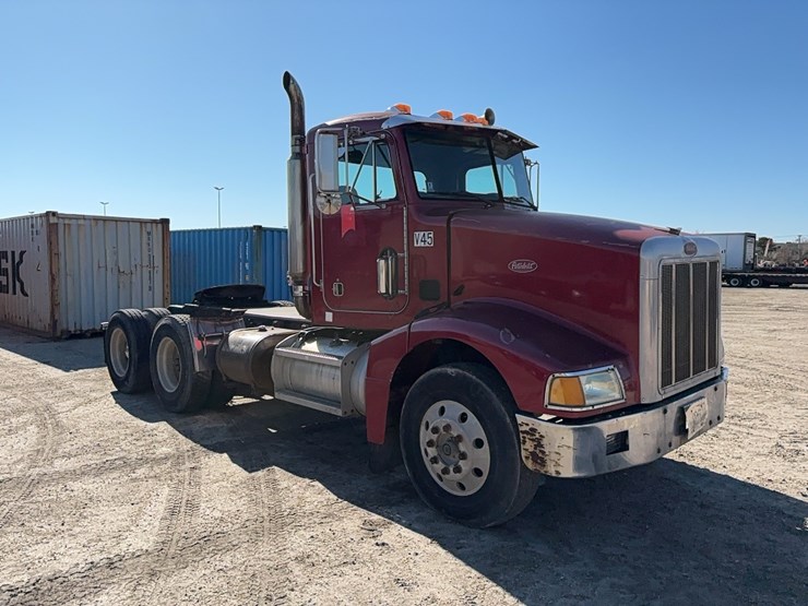 1996-peterbilt-385-image-2