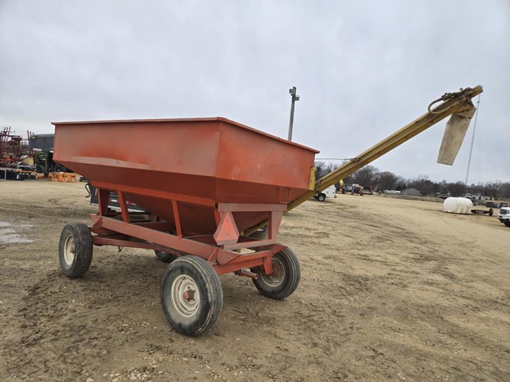 #72-•-fertilizer-auger-wagon-on-gear-image-5