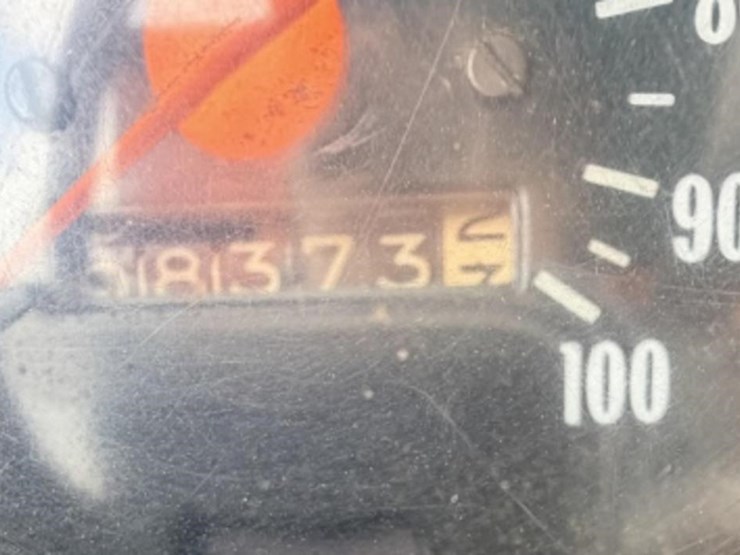 l2---1974-gmc-6500-grain-truck-image-15