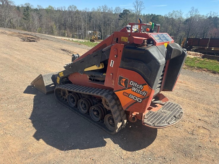 2021-ditch-witch-sk800-image-5