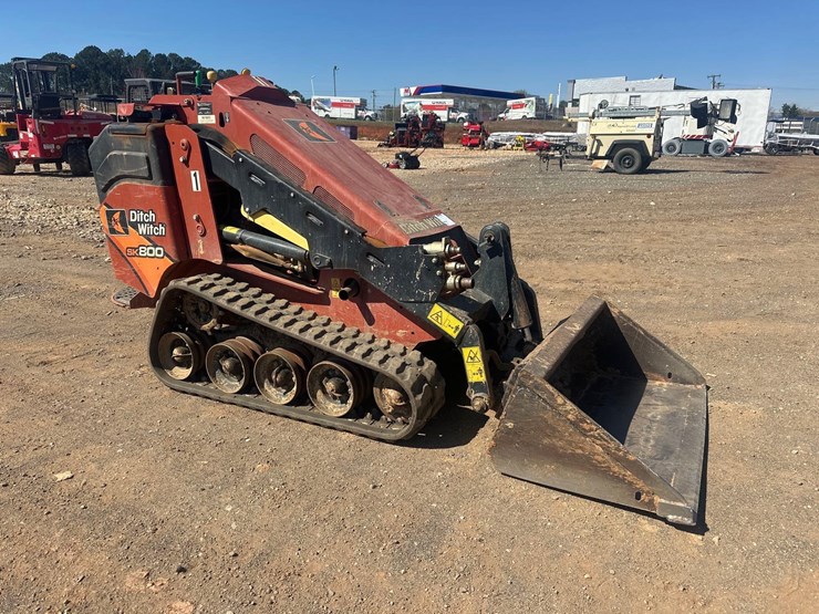 2021-ditch-witch-sk800-image-1