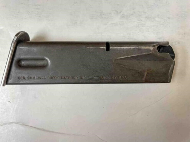 box-of-holsters,-misc.-magazines-image-6