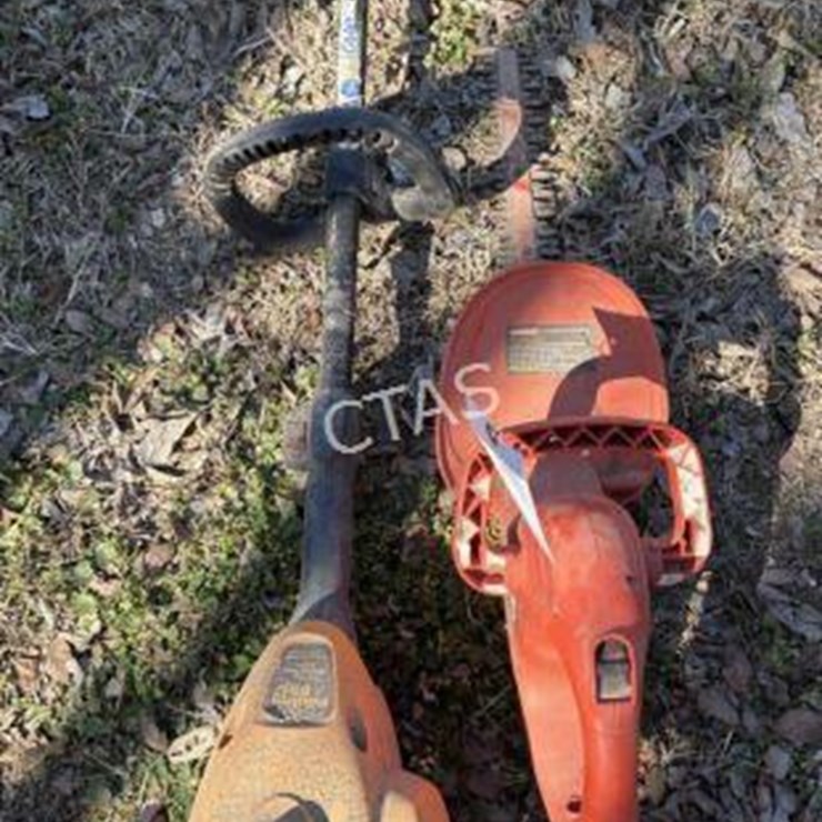 #272 • (2) Black & Decker & Poulan Straight Shaft Trimmer