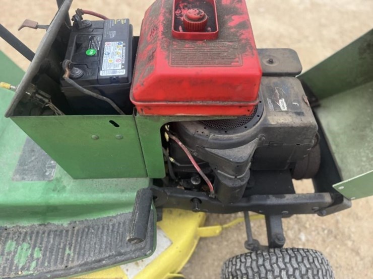 john-deere-108-image-6