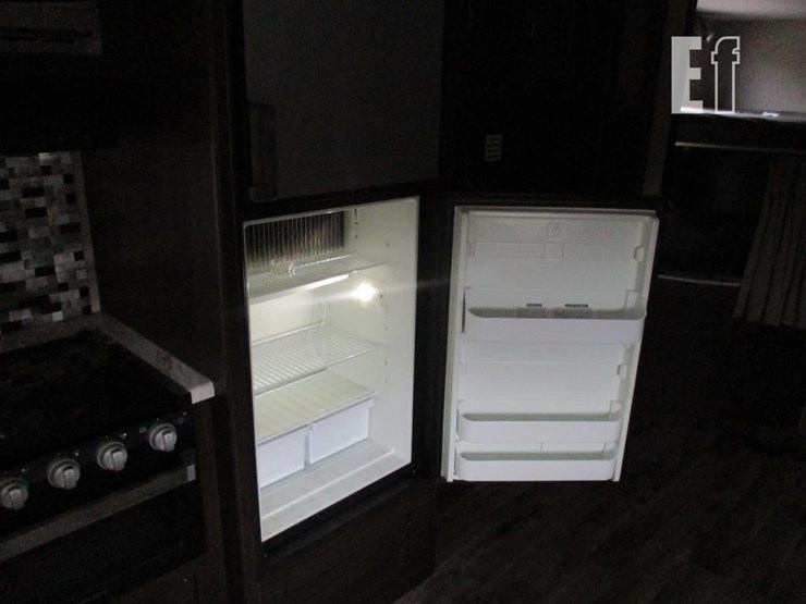 2020-keystone-rv-co-springdale-200787-image-11