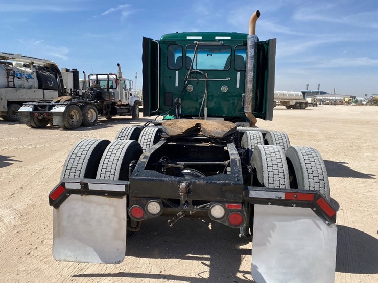 2017-peterbilt-579-image-7