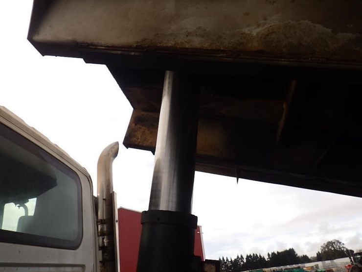 2007-international-7600-image-46