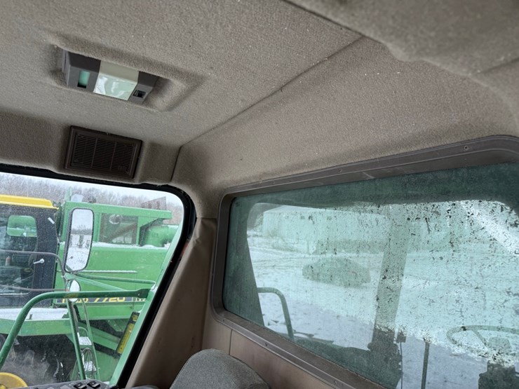 john-deere-9600-image-38