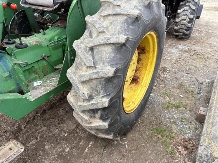 john-deere-2040-image-9