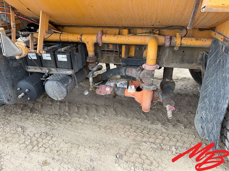 1985-international-s2500-image-18