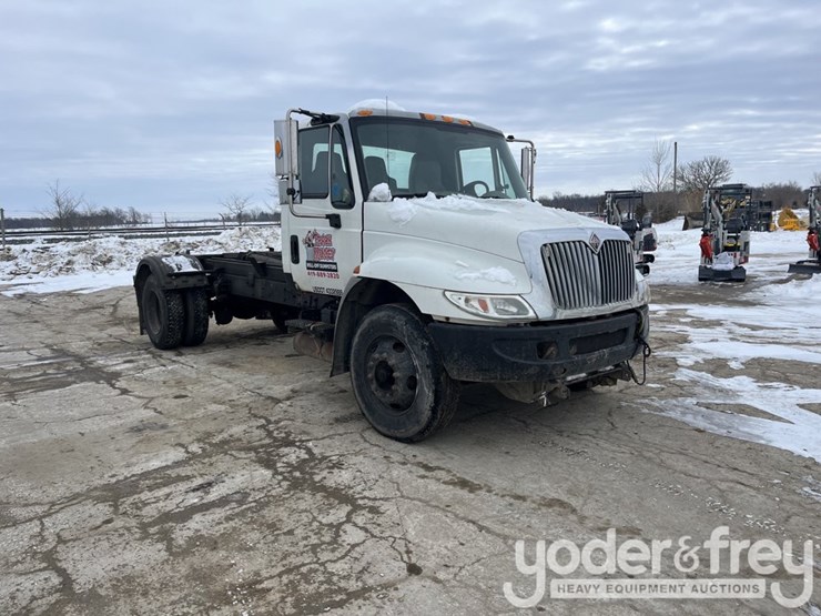 2002-international-durastar-4300-image-6