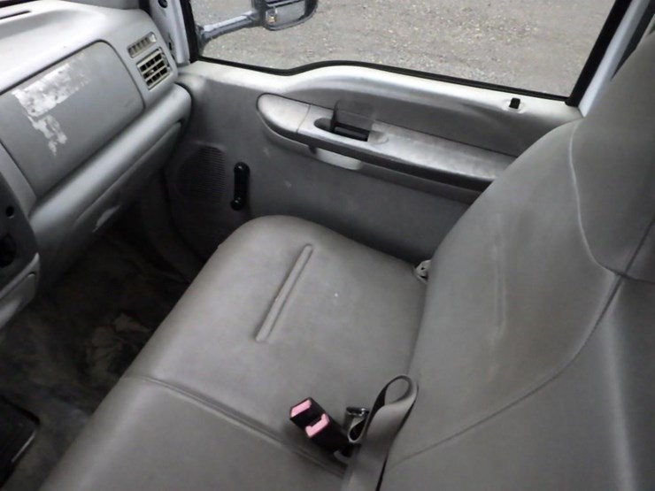 2004-ford-f450-image-30