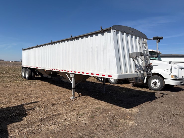 2015-jet-hopper-image-1