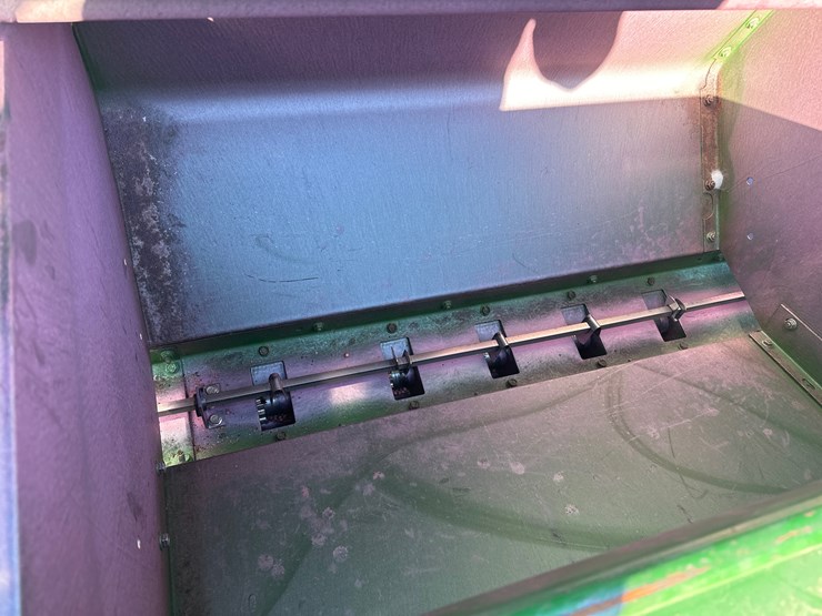 john-deere-750-image-9