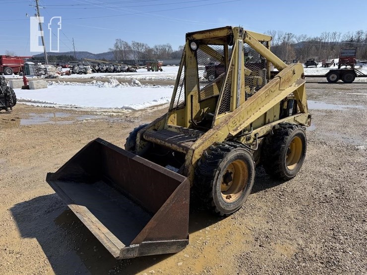 new-holland-l775-image-3