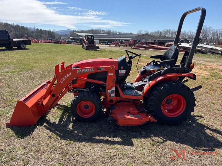 kubota-b2601-utility-tractor-image-5