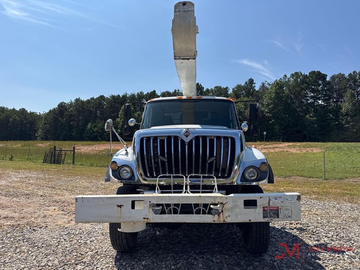 2011-international-7400-image-7