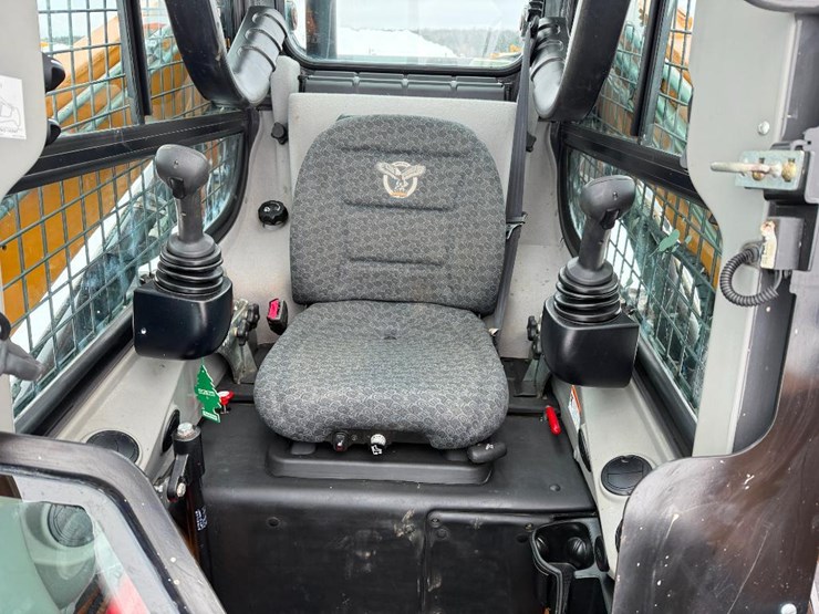 case-tv450b-image-32