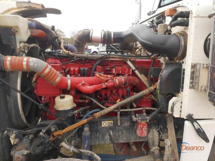 2009-peterbilt-388-image-10