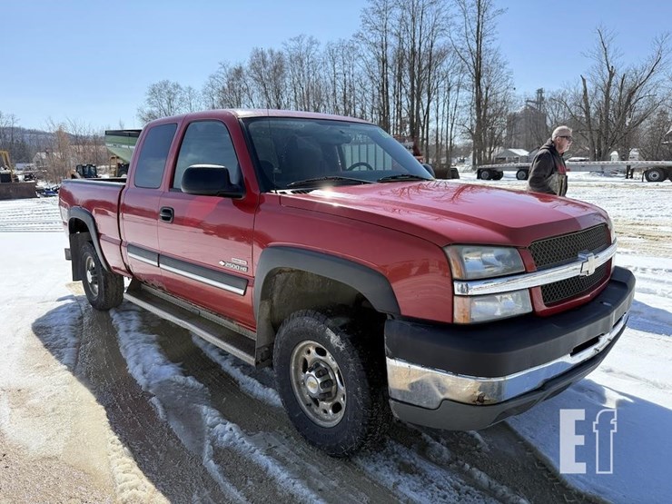 2004-chevrolet-2500-image-3