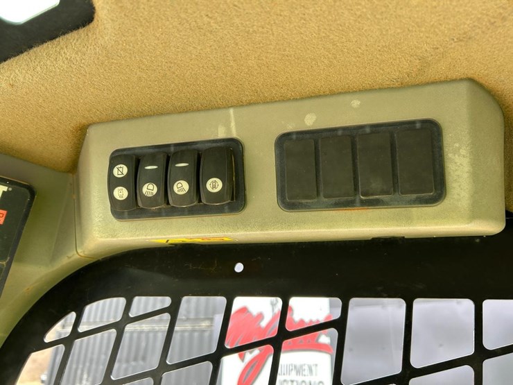 caterpillar-259d-image-23