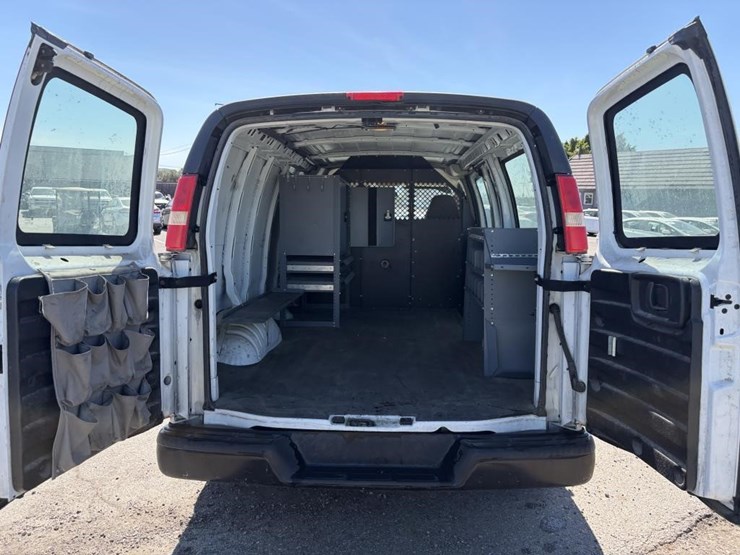 2009-chevrolet-express-1500-image-11