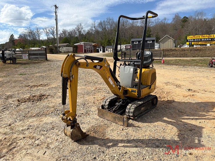 2018-caterpillar-300.9d-image-3