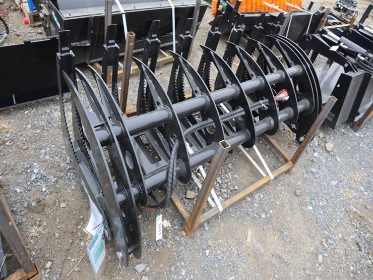 future-skid-steer-grapple-image-2