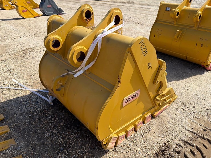 komatsu-pc200-image-3