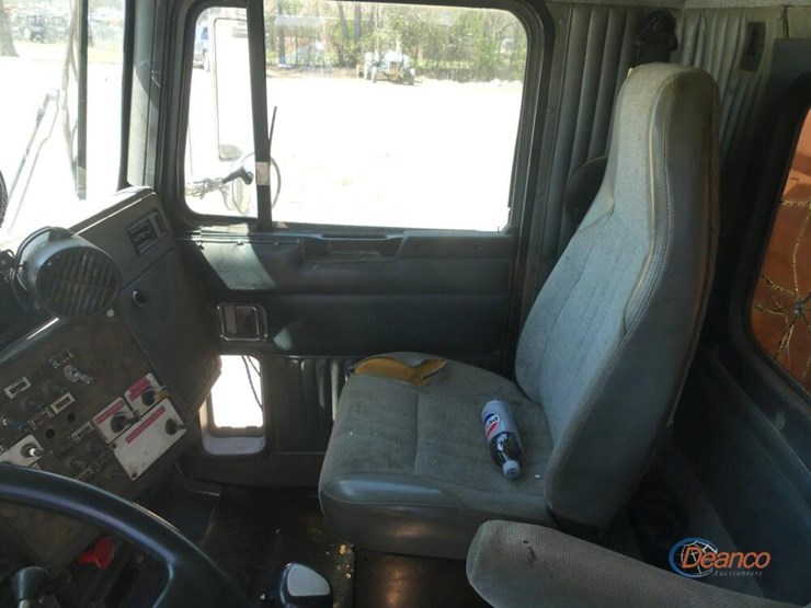 1995-kenworth-w900b-image-16