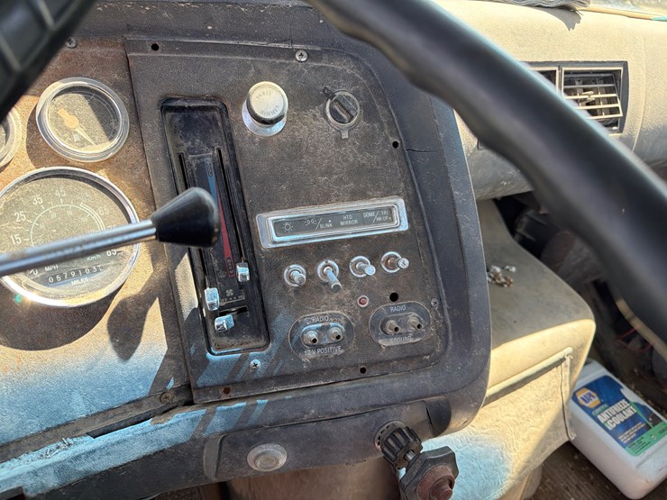 1989-ford-l9000-image-19